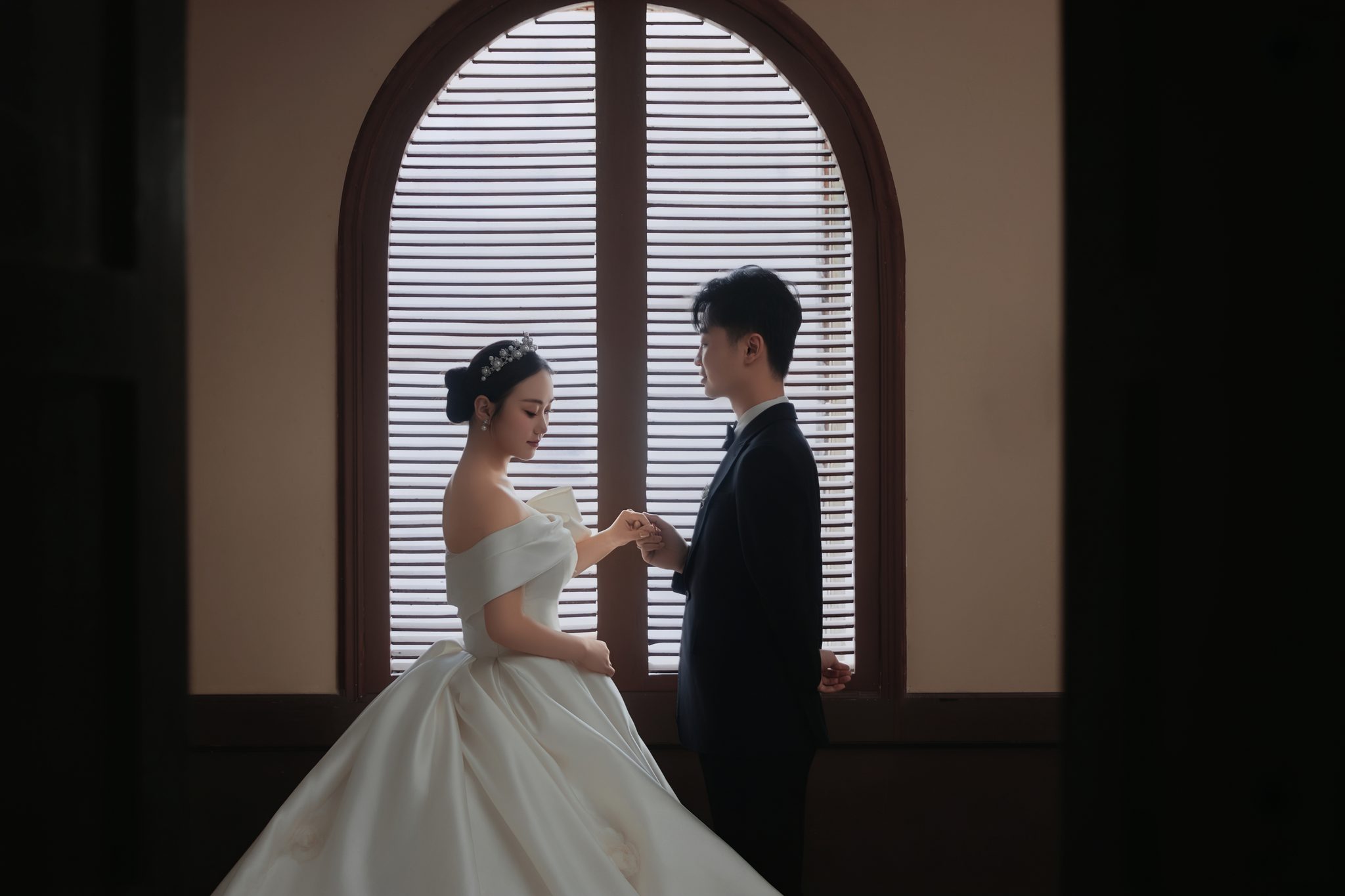 主婚 帧 13